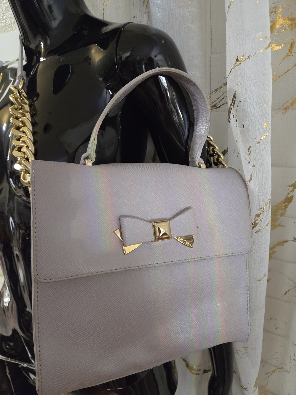 BETSY JOHNSON Elegant Bow-Accent Top Handle Bag in Light GrayW/Gold Accents.